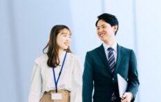 会社の同僚