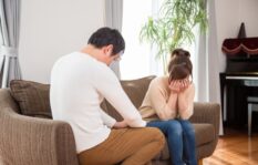 夫から離婚を切り出された妻