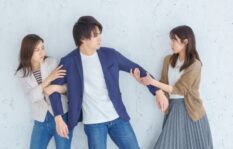 不倫相手が2人いる夫